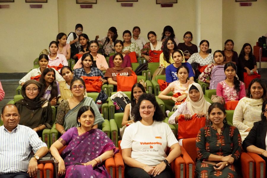PNB Housing Finance Awards Scholarships to 200+ Miranda House Students
